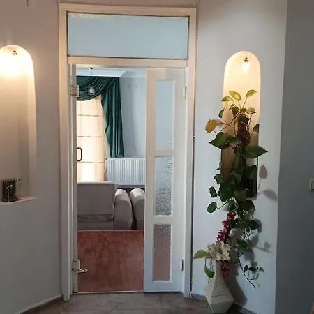 3 And Living Room, Centrally Located, Large İzmir
