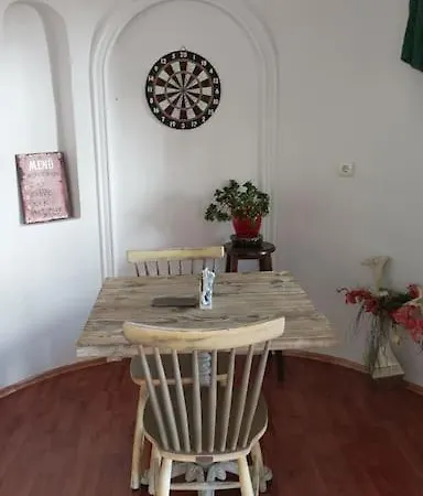 3 And Living Room, Centrally Located, Large