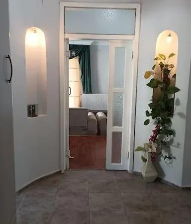Daire 3 And Living Room, Centrally Located, Large